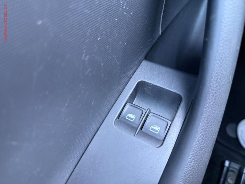Škoda Rapid (2014) 1.2TSi, 2.maj,ČR, Fresh - fotka 11 z 16
