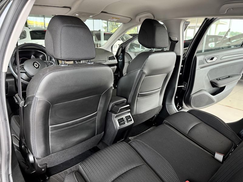 Renault Mégane 1,2TCe 96kW*Tempomat*LED*Navi - fotka 17 z 34