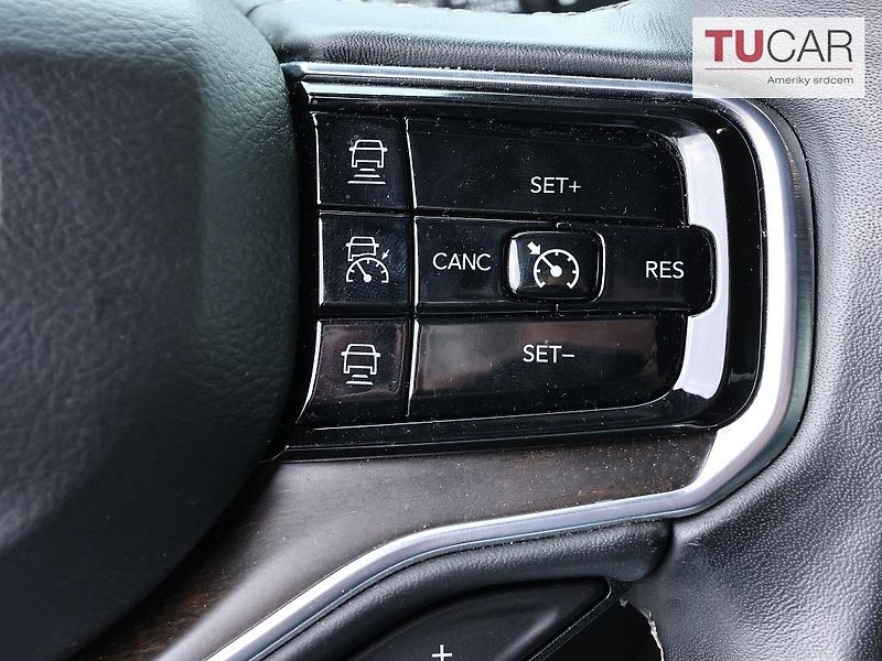 Jeep Grand Wagoneer (2022) 6.4 V8 SERIES III  - fotka 15 z 45
