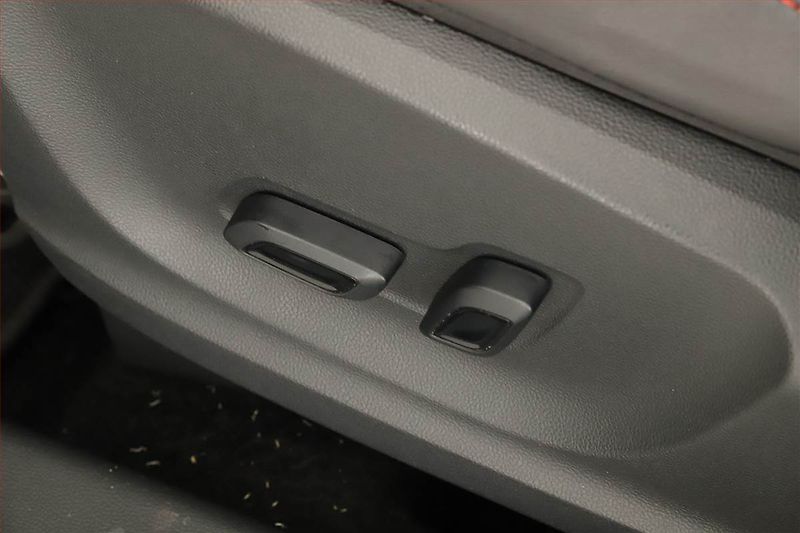 MG ZS (2023) Luxury 1.0 Turbo, Automat - fotka 18 z 20