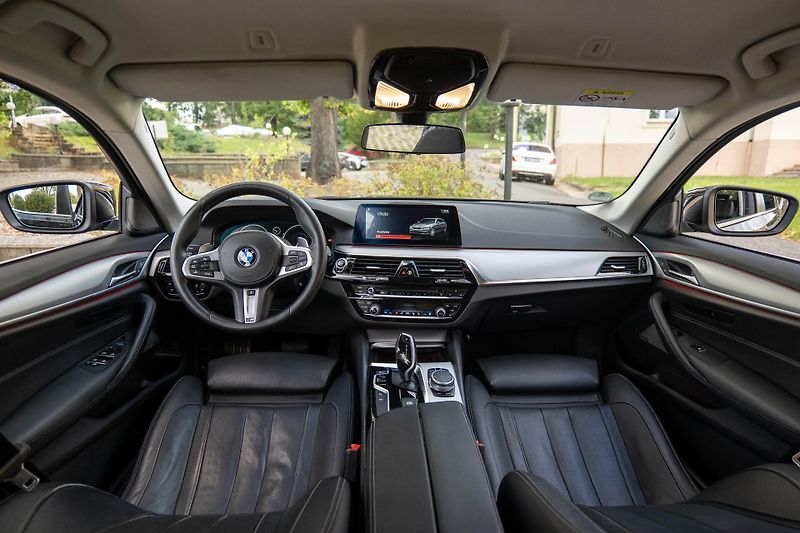 BMW Řada 5 530xD Aktiv.Podvozek TopVýbava - fotka 13 z 48