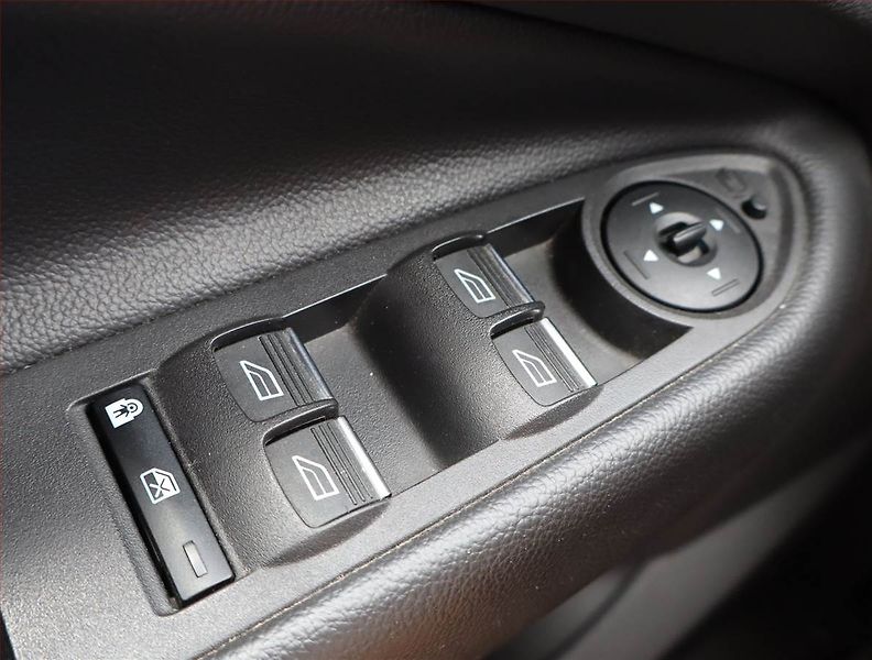 Ford Kuga (2019) 2.0 TDCi, 4X4, Automat, Kůže - fotka 22 z 25