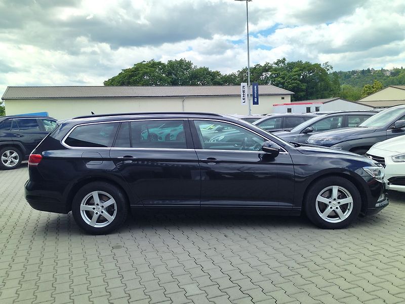Volkswagen Passat 2.0 TDi/110kW Comfortline DSG - fotka 4 z 32