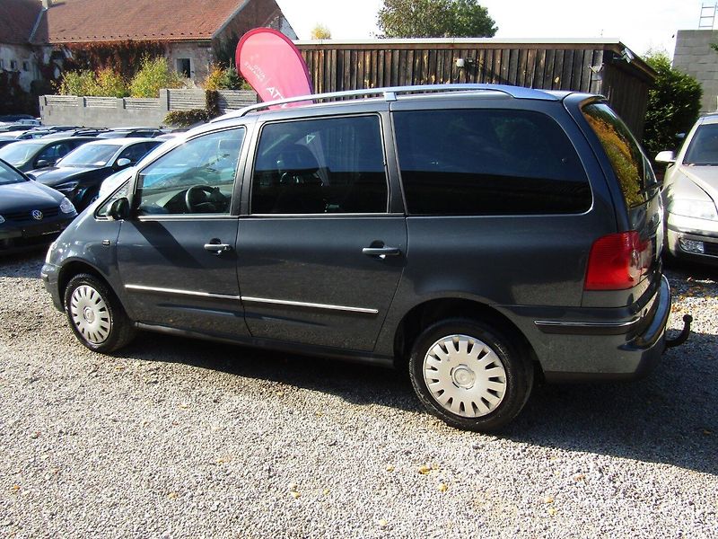 Volkswagen Sharan (2004) 1.9 TDI 85kW 7 SEDADEL - fotka 4 z 35