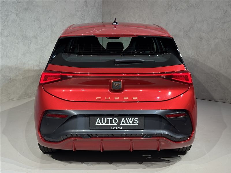 Cupra Born 150kW LED Kamera Tepelko - fotka 10 z 47