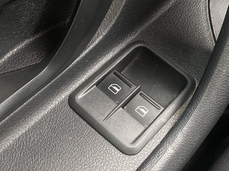 Škoda Fabia 1.2TSi, ČR, manual, 2x kola - fotka 15 z 15
