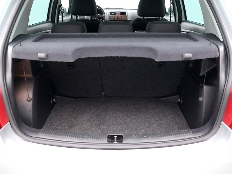 Škoda Fabia 1,2 TSI 63kW Ambition Klima - fotka 10 z 35