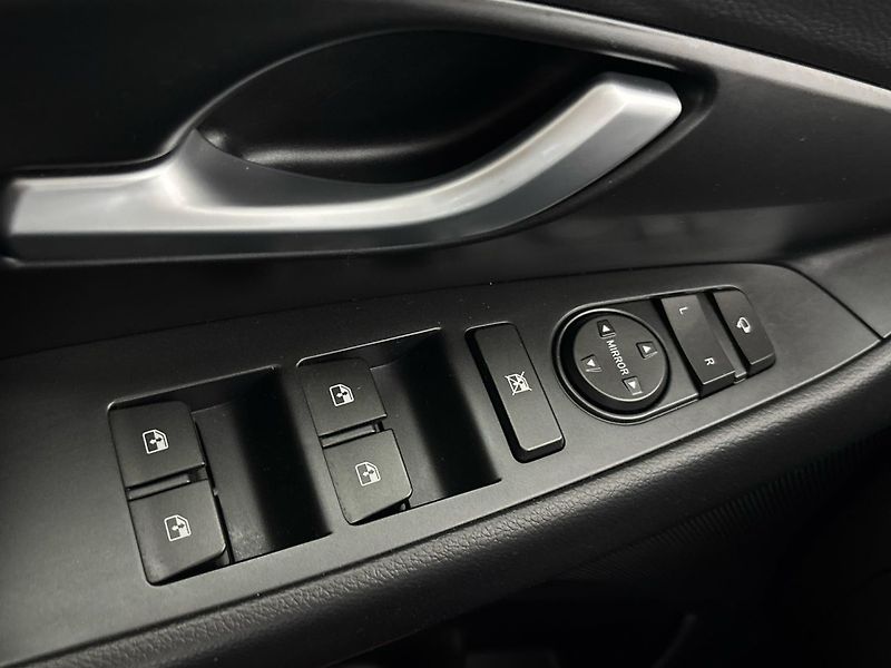 Hyundai i30 Kombi 1,5 T-GDI MHEV - fotka 21 z 26