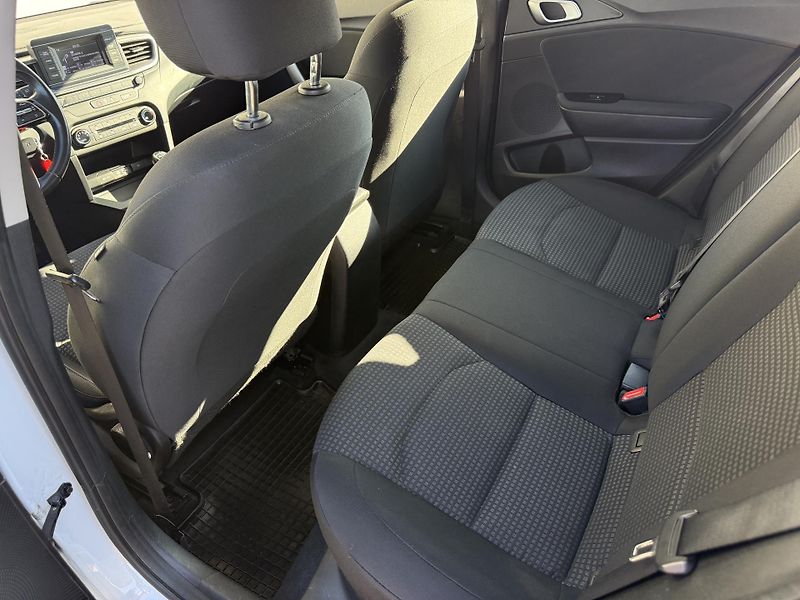 Kia Ceed 1.4 CVVT 73kW COOL - fotka 11 z 21