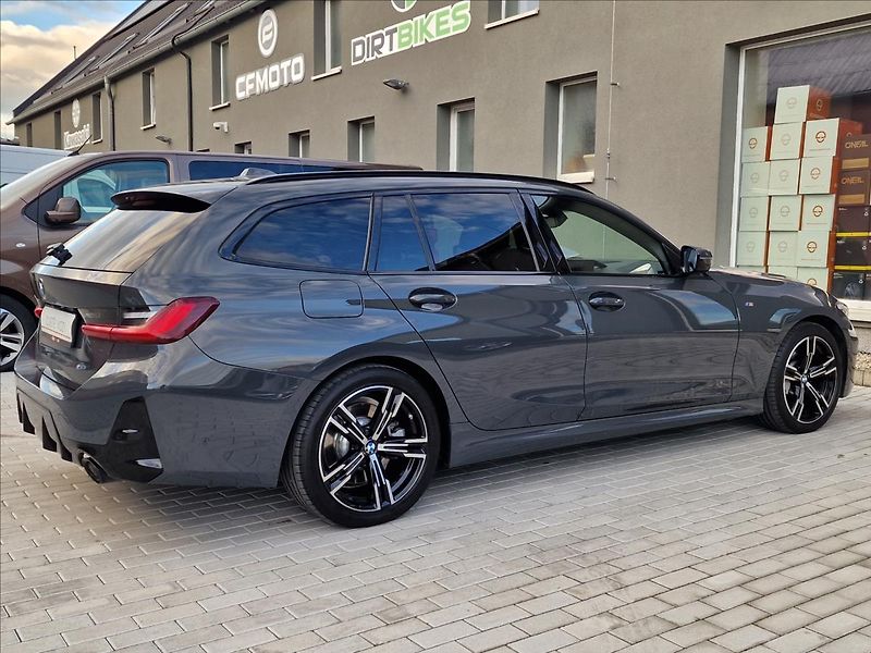 BMW Řada 3 330d Xdrive M-Sport ČR,1.Maj. - fotka 11 z 50