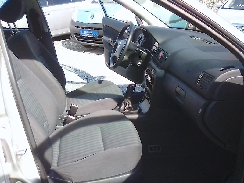 Škoda Octavia (2003) 2.0i , jede dobře - fotka 16 z 28