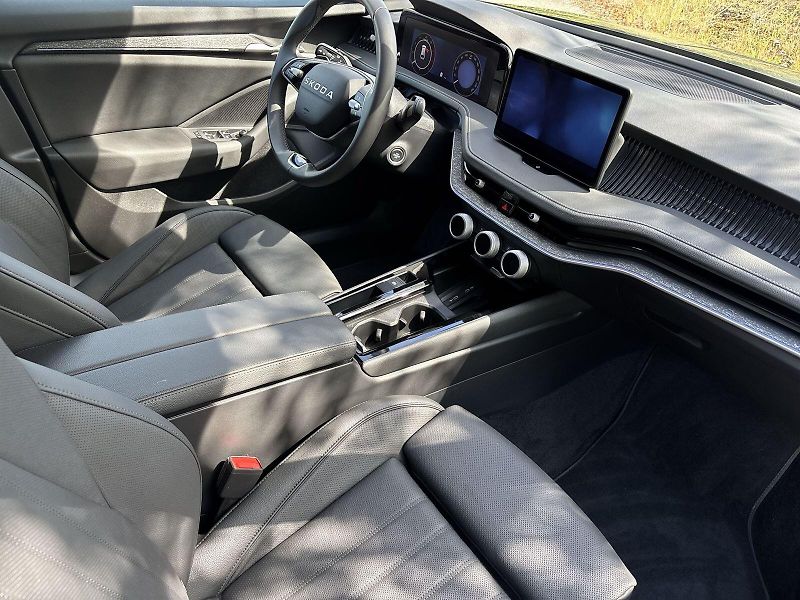 Škoda Superb (2025) Combi 2.0 TDI DSG Selection - fotka 8 z 32