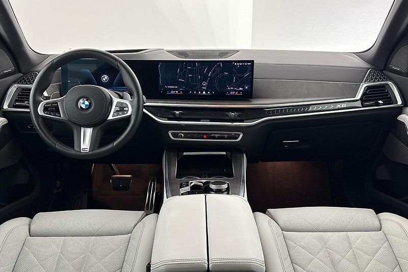 BMW X5 xDrive40d - fotka 16 z 27