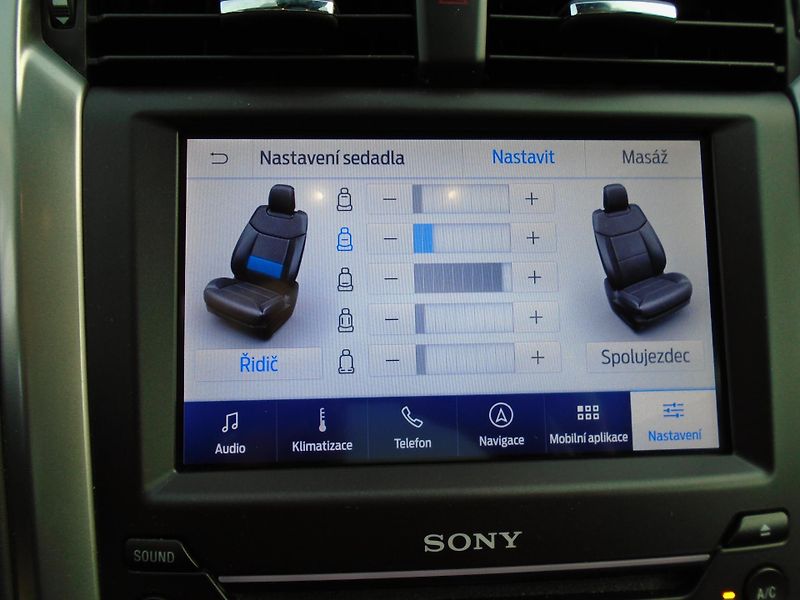 Ford Mondeo 2,0Tdci 140kW Vignale 8AT Navi - fotka 28 z 50