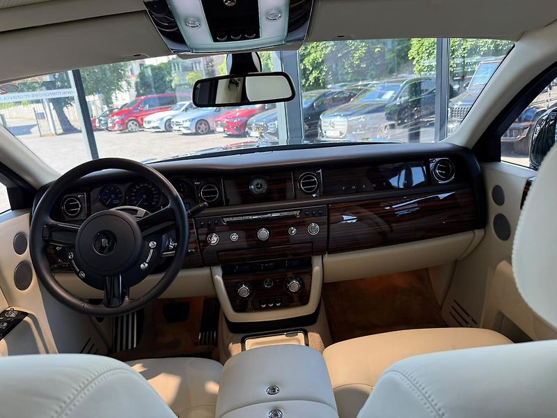 Rolls-Royce Phantom - fotka 19 z 31