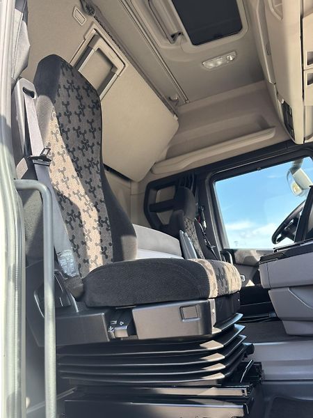 Scania R450 EURO 6 low deck - fotka 16 z 22