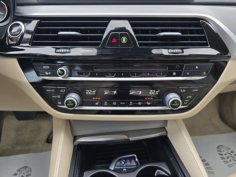 BMW Řada 5 530i 185kW XDRIVE LUXURY - DPH - fotka 14 z 47