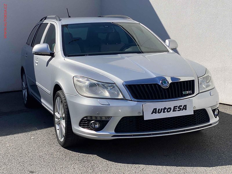Škoda Octavia (2013) 2.0 TDi, RS, xenon, AC - fotografie inzerátu