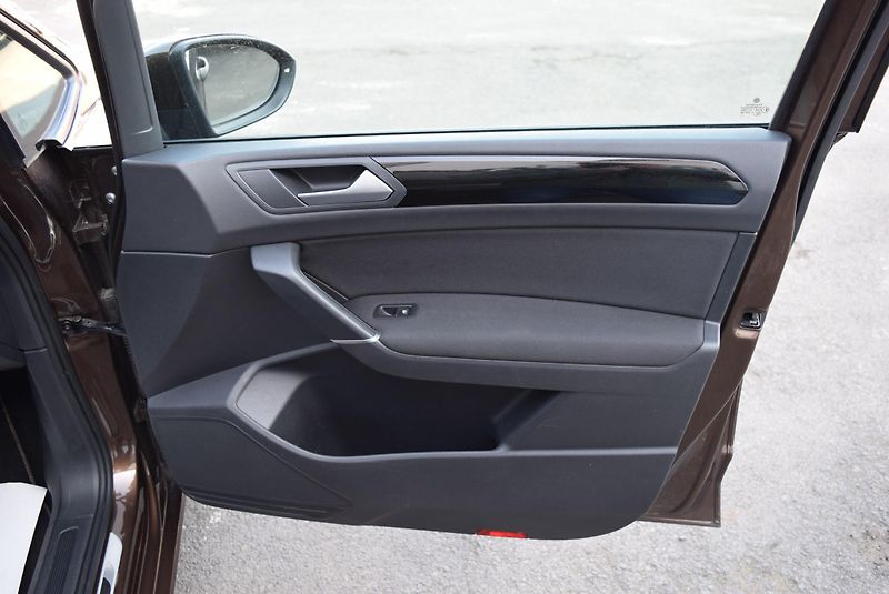 Volkswagen Touran (2018) 1.4TSI 110kw COMFORTLINE 7MÍST - fotka 43 z 51