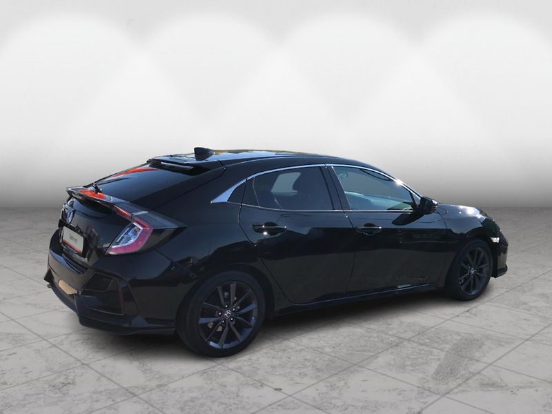 Honda Civic 1.0 VTEC Elegance - fotka 2 z 28