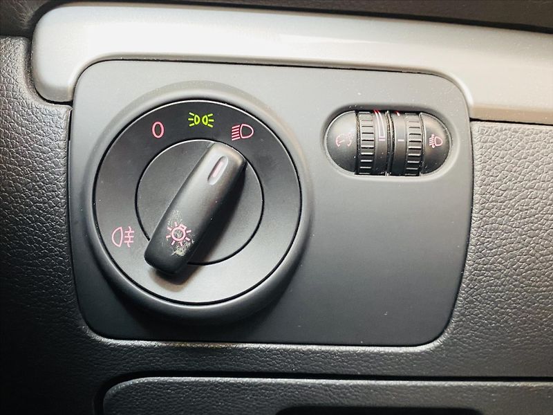 Volkswagen Golf 1,6 TDI Aut. Klima ČR - fotka 13 z 22