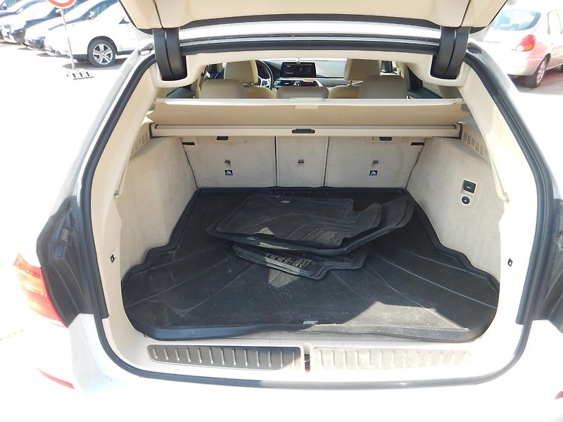 BMW Řada 5 520D XDRIVE - fotka 14 z 26