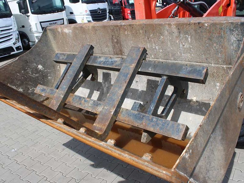 Kubota R090 - fotka 9 z 18