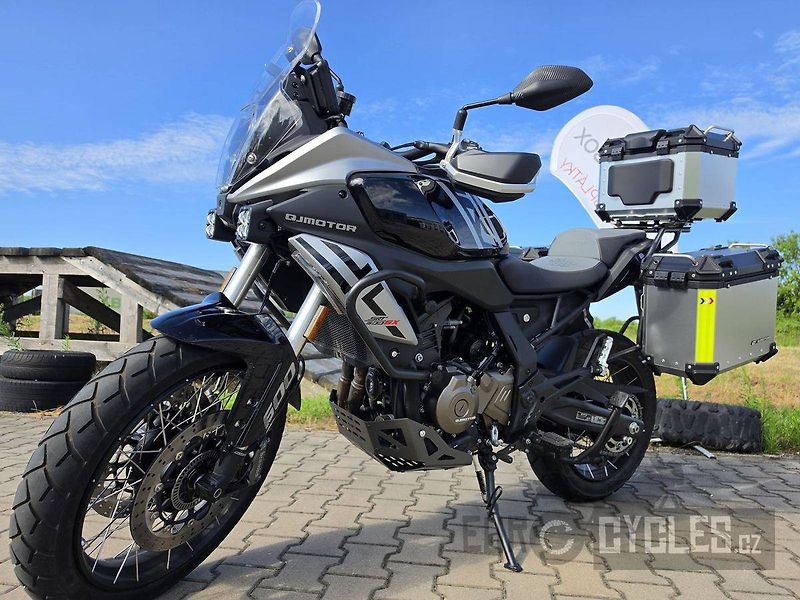 QJ Motor (2025) SRT 600 SX - fotka 10 z 16