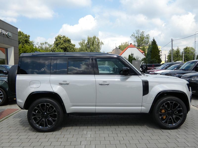 Land Rover Defender 110 4,4 OCTA P635 - fotka 5 z 48