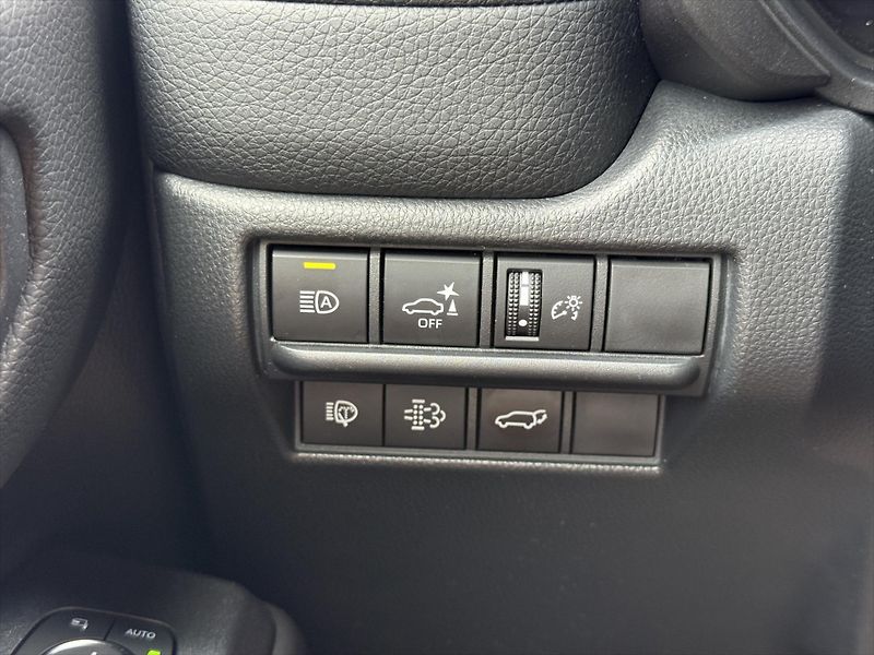 Toyota Land Cruiser 2,8 FIRST EDITION - fotka 21 z 28
