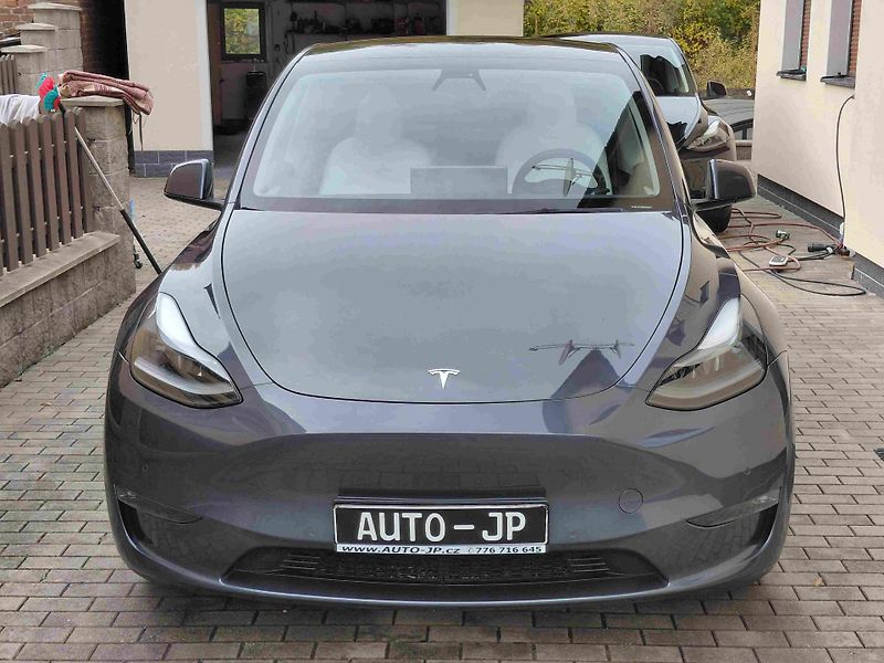 Tesla Model Y (2022) AWD Long Range SOH-91% - fotka 7 z 11