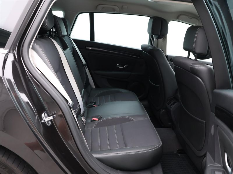 Renault Laguna 2,0 dCi 110 kw Black Edition - fotka 12 z 26