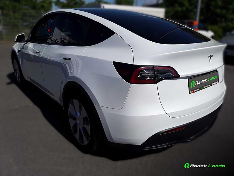 Tesla Model Y (2023) Long Range AWD Berlín - fotka 2 z 11