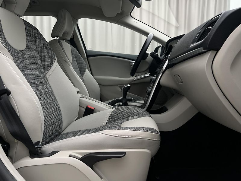 Volvo V40 D2 MOMENTUM MAN - fotka 16 z 38