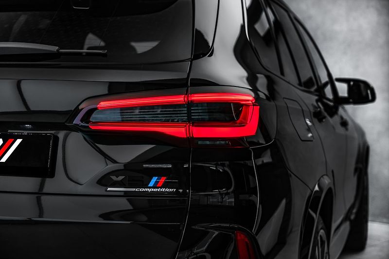 BMW X5 Competition Laser Carbon - fotka 10 z 24