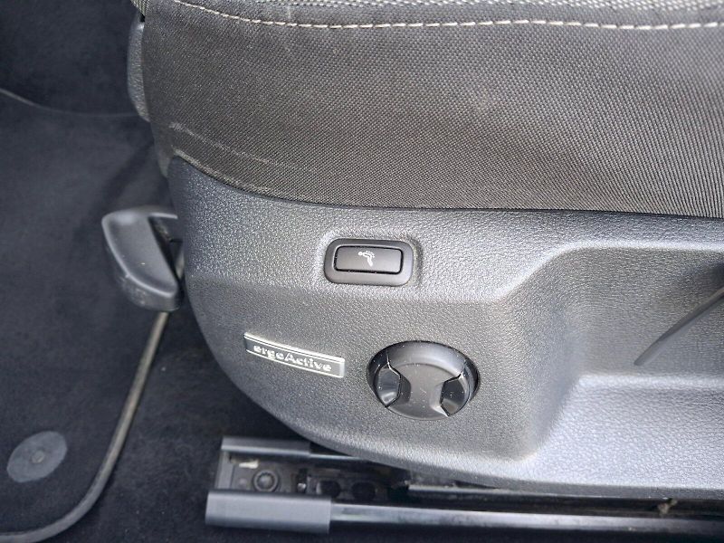 Volkswagen Golf (2020) Variant HighLine 1,5TSi 110kW - fotka 31 z 35