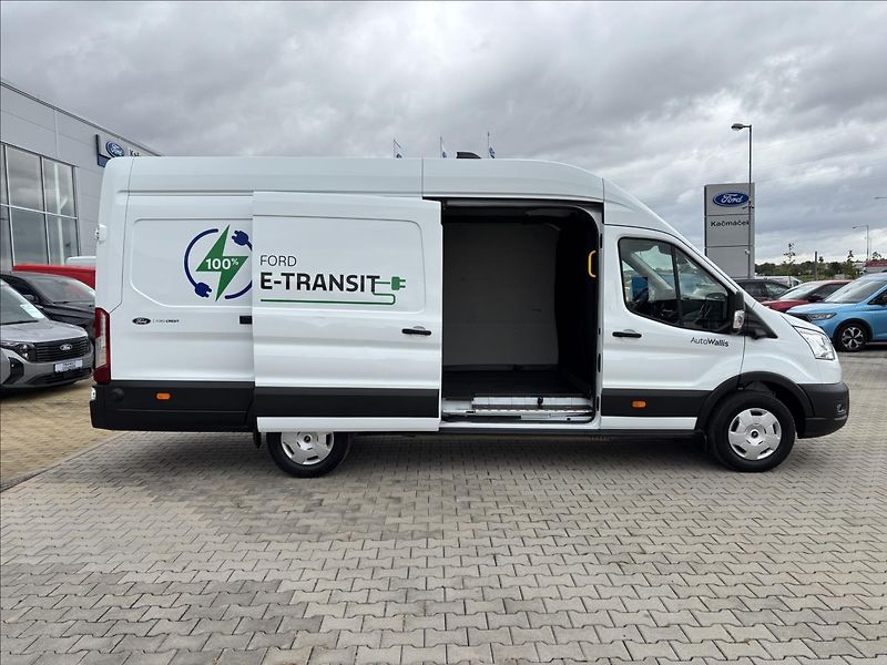 Ford Transit Trend L4 135kW 89kWh BEV - fotka 17 z 46