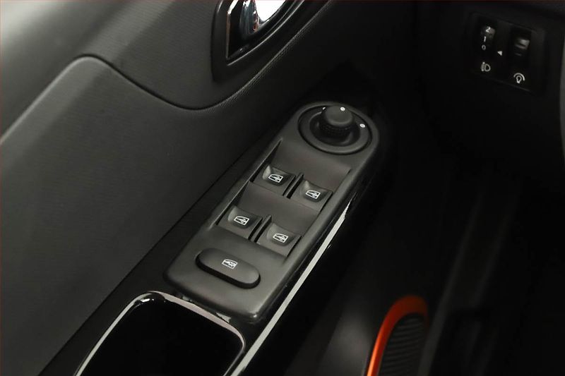 Renault Captur (2013) 1.2 TCe, Automat, Navi - fotka 12 z 15