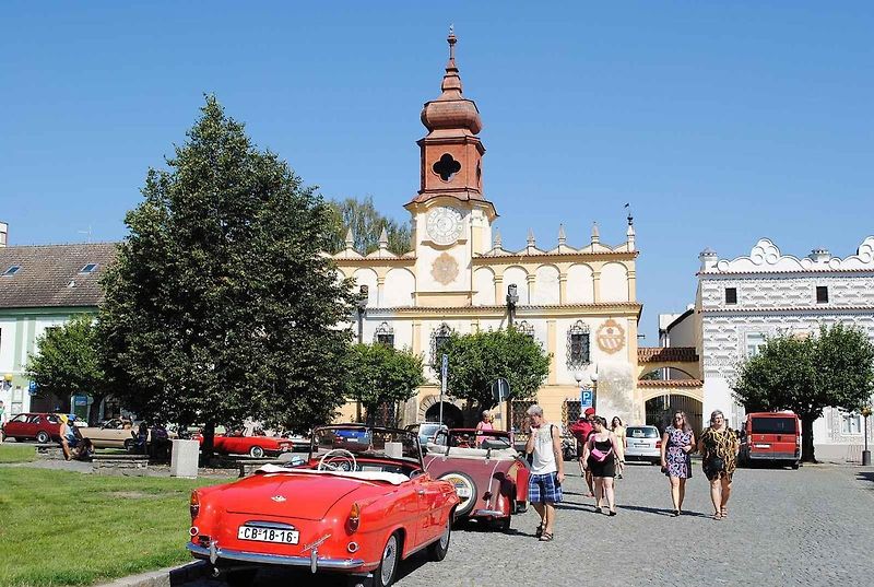 Veterány se sjely do Veselí nad Lužnicí na Selské Baroko 2023.