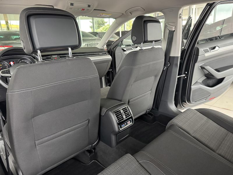 Volkswagen Passat 1,5TSI 110kW DSG*Navi*Kamera - fotka 15 z 35