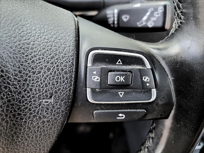Volkswagen Touran 2,0 Rezervace!,dsg,Highline,ků - fotka 22 z 44