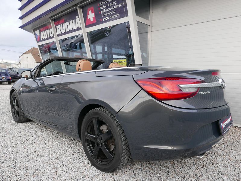 Opel Cascada 1,4 Turbo Cosmo REZERVACE - fotka 17 z 45