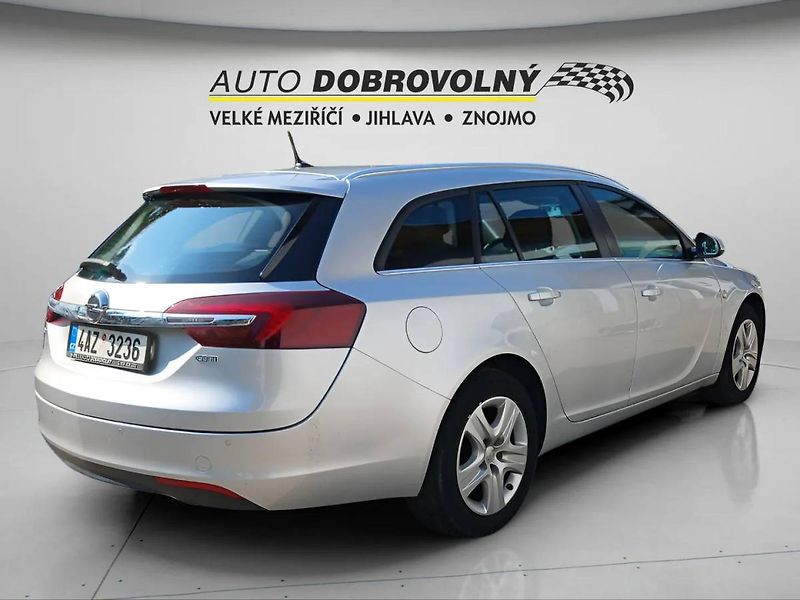 Opel Insignia ST 1.6CDTi MT6 - fotka 7 z 29