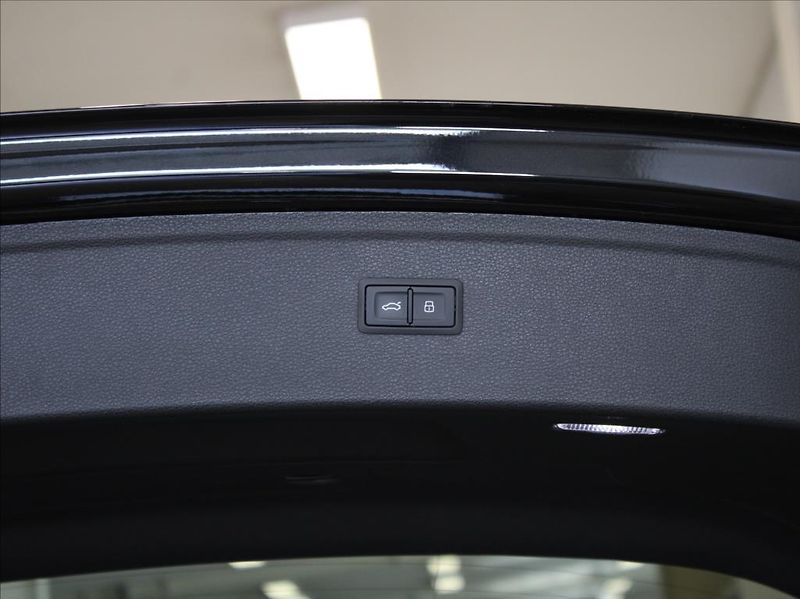 Audi Q5 2,0 e55TFSi Q. S-Line B&O ČR - fotka 36 z 40