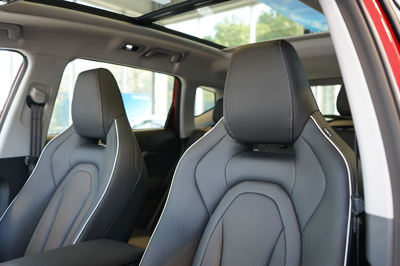 Chery Tiggo 7 PHEV (2026) UNIQUE 1.5 TGDI HEV - fotka 15 z 42
