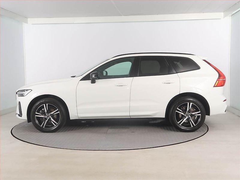 Volvo XC60 (2021) B4 AWD - fotka 3 z 19