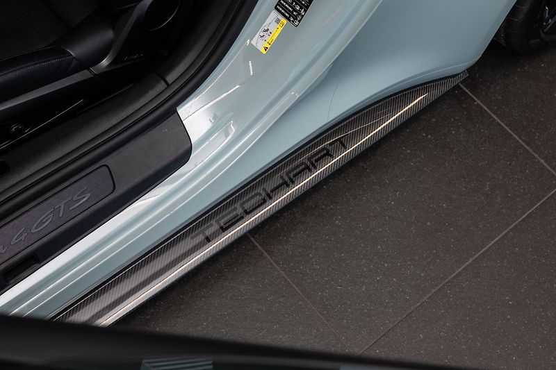 Porsche 911 (992.2) Carrera 4 GTS TECHART - fotka 19 z 34
