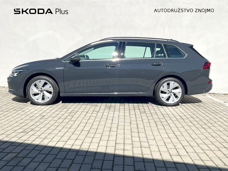 Volkswagen Golf (2022) VARIANT 1,5 eTSI 96KW DSG STYL - fotka 3 z 23