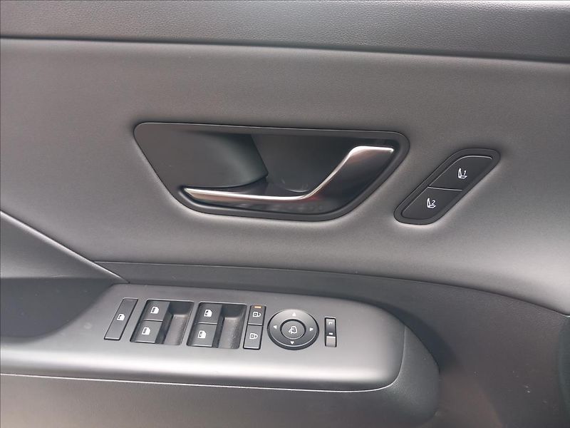 Hyundai Kona 1,6 4X4 DCT N-LINE PREMIUM - fotka 15 z 26