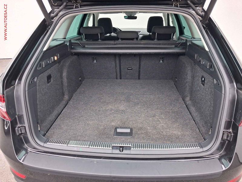 Škoda Superb (2018) 2.0TDi 4x4, Style, xenon - fotka 7 z 18